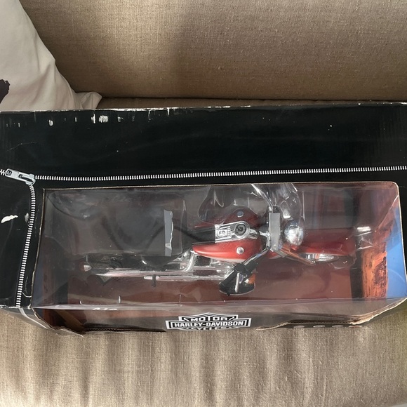 VTG 1999 Barbie Harley-Davidson Motorcycle in Red and Silver NIB* - Picture 8 of 8